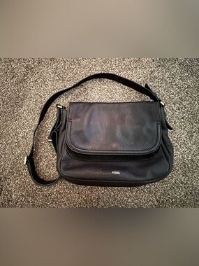 Fossil Black Pebbled Leather Crossbody Bag with Flap